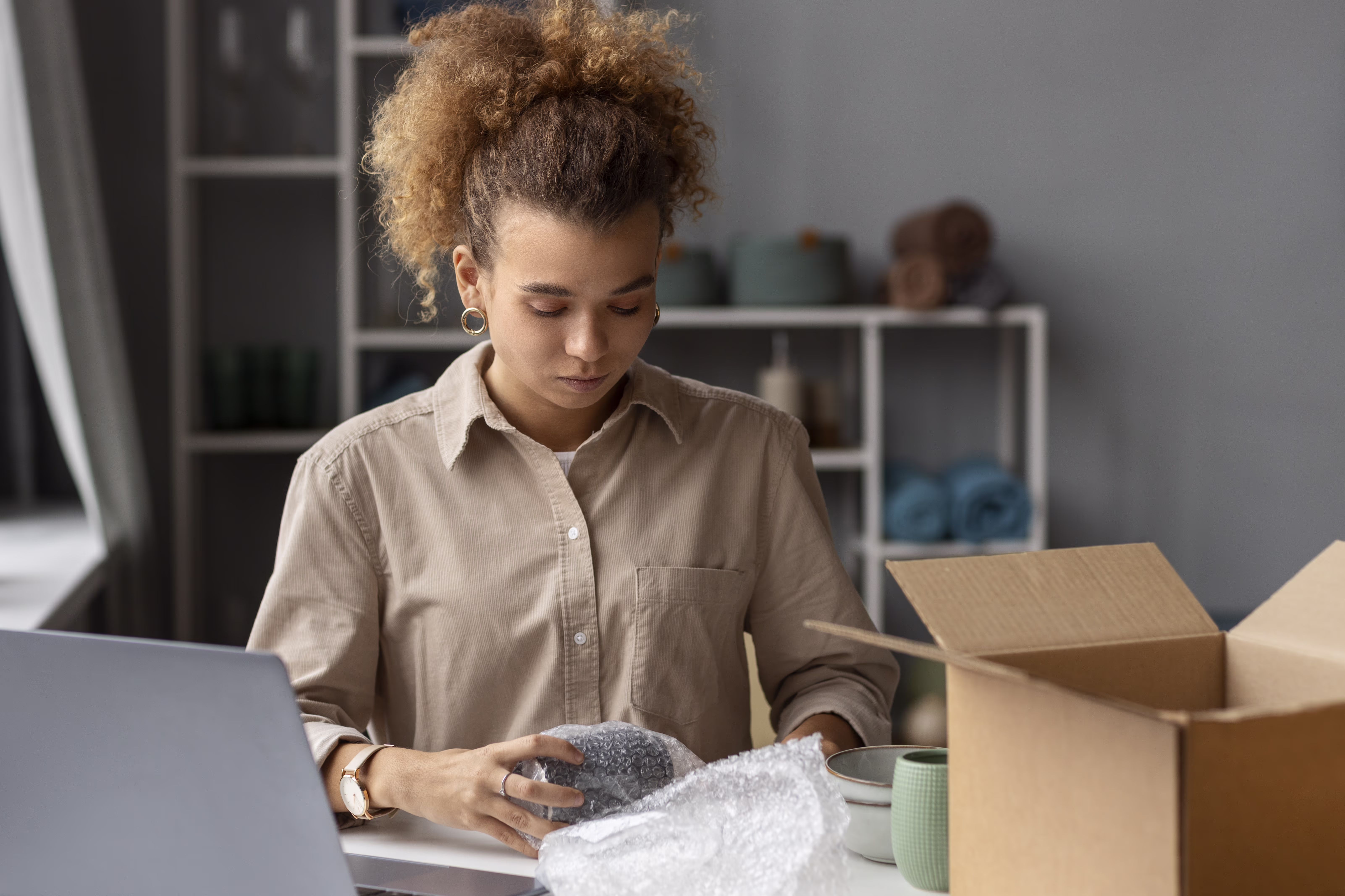 Order fulfillment process showing shipping and delivery